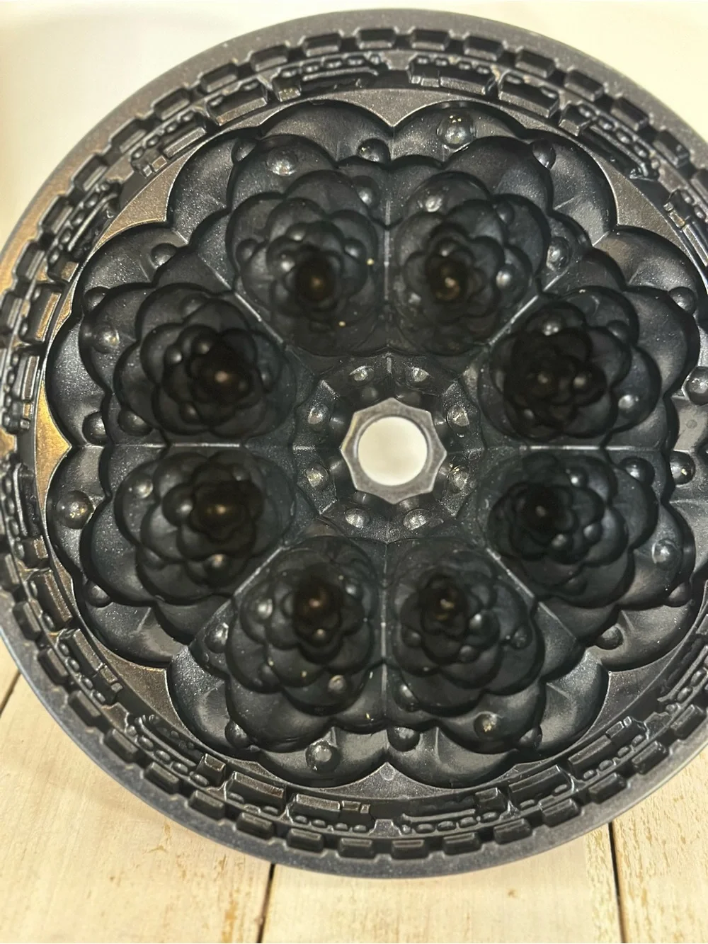 Nordic Ware cast aluminum holiday tree Bundt Pan festive forest pine